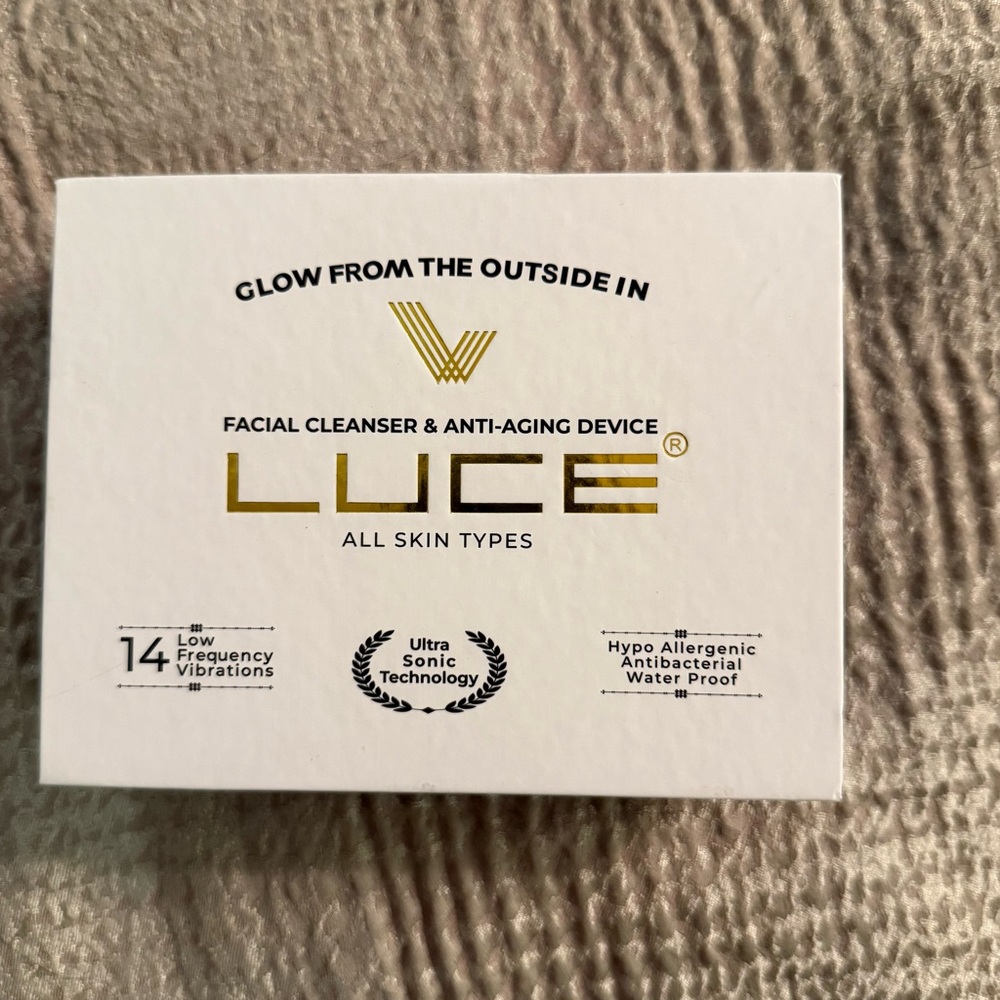 Luce Black 180 Facial Cleansing and Anti Aging Device. NWT - Picture 2 of 11